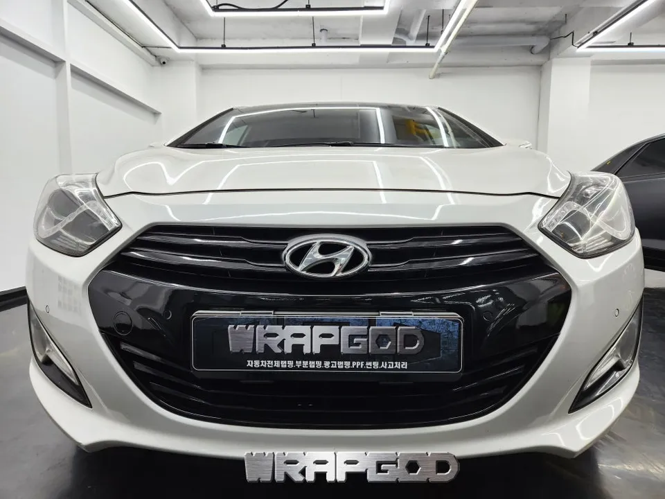 Hyundai i40のカーラッピング事例|費用目安・仕上がり 施工写真 2-2