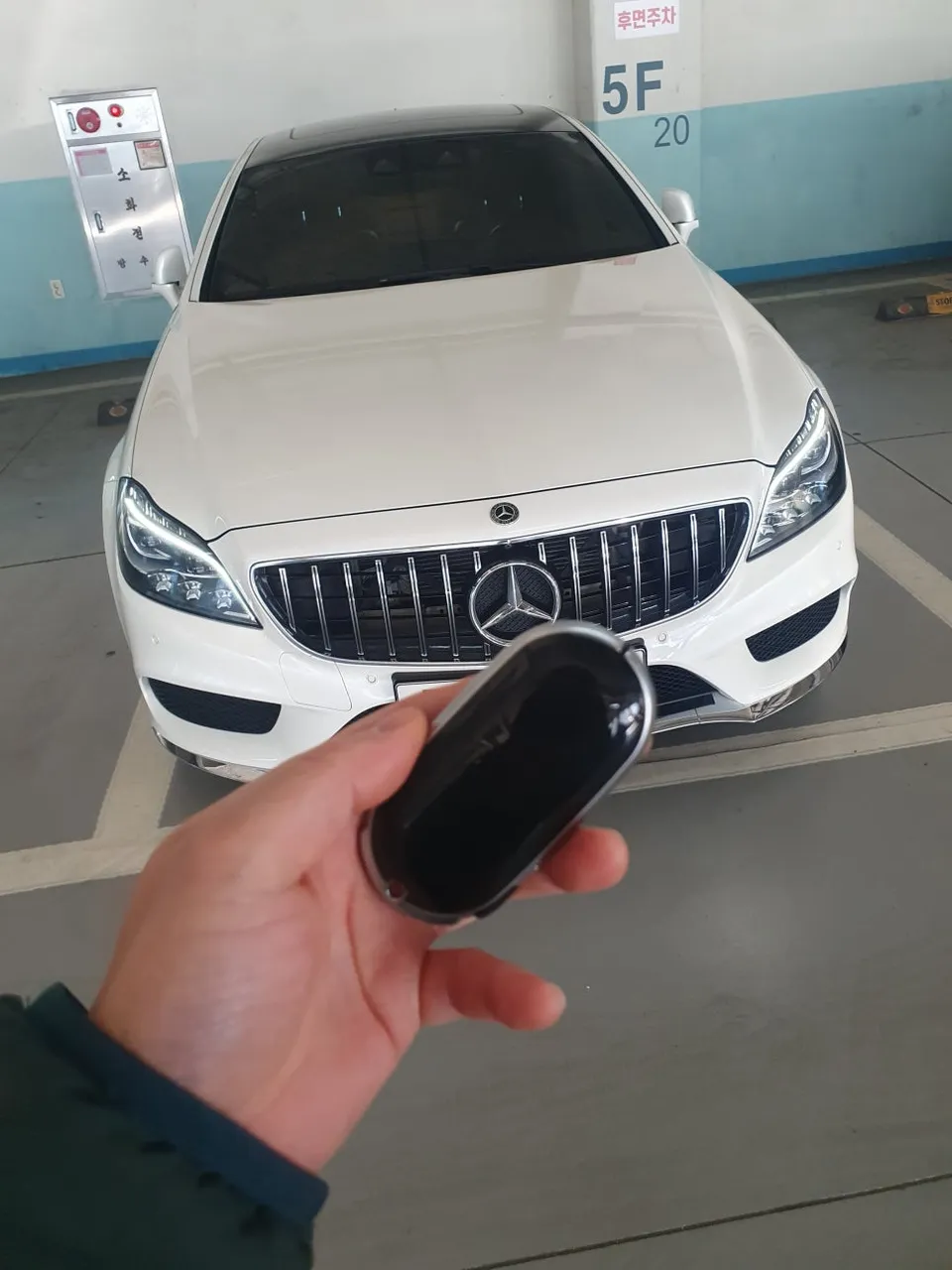 Mercedes-Benz CLS63 AMG oem options - Mercedes-Benz CLS63 AMG OEM Options Review photo 3