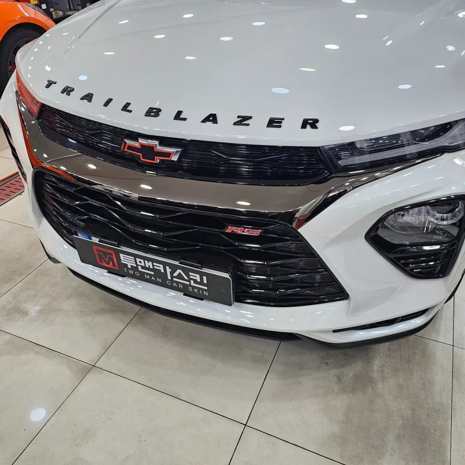 Chevrolet Trailblazerのカーラッピング事例|費用目安・仕上がり 施工写真 2-1