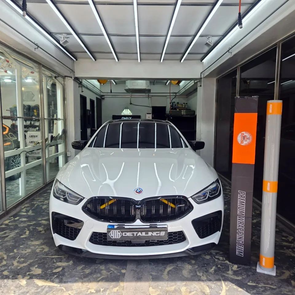 BMW 8 Seriesのカーラッピング事例|費用目安・仕上がり 施工写真 1-3