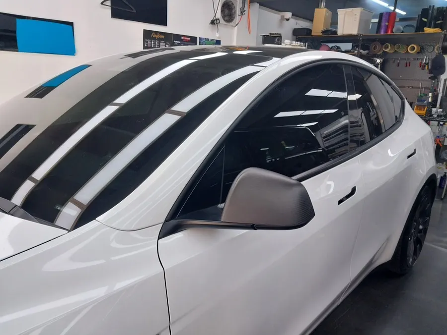 Tesla Model 3のカーラッピング事例｜費用目安・仕上がり 施工写真 2-1