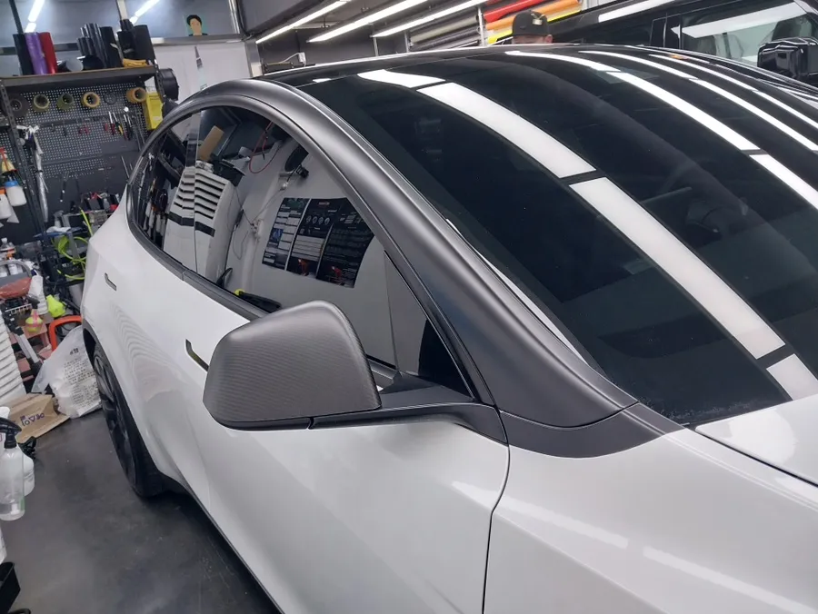 Tesla Model 3のカーラッピング事例｜費用目安・仕上がり 施工写真 1-3