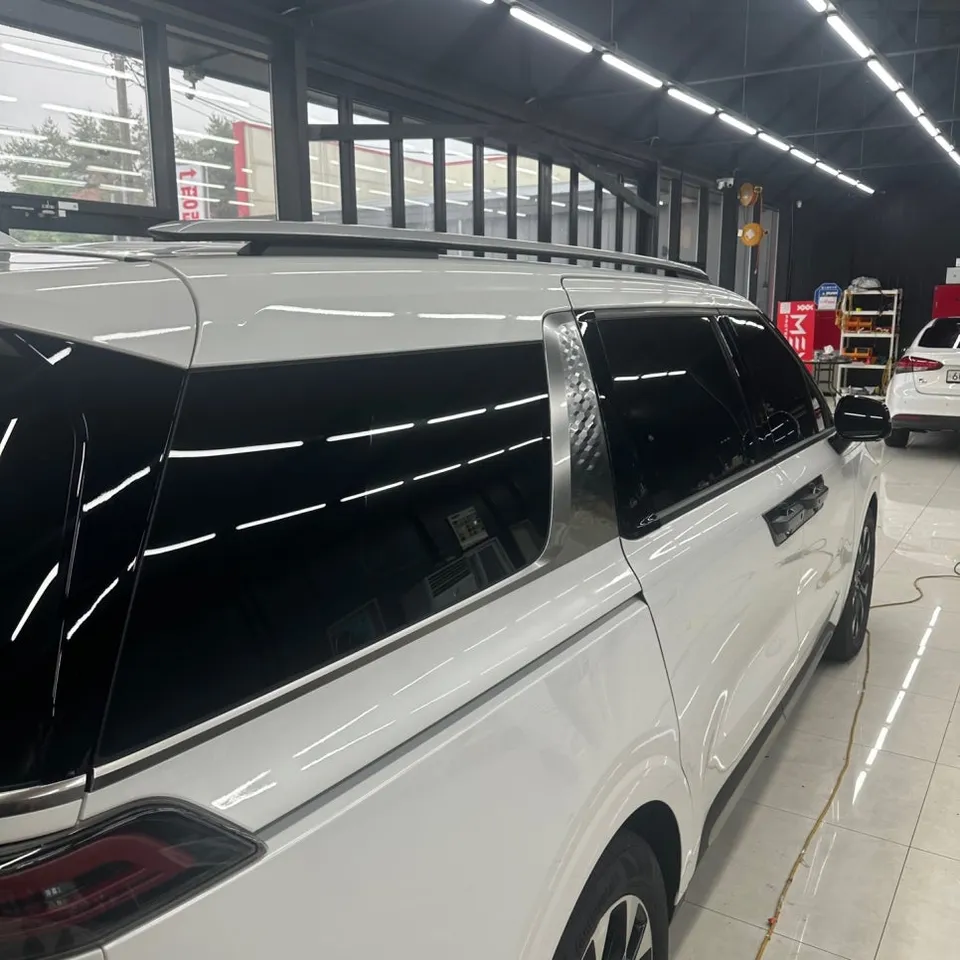 Kia Carnival KA4のカーラッピング事例|費用目安・仕上がり 施工写真 2-2