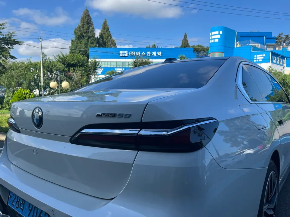 BMW i7 PPF施工事例|費用目安・仕上がり 施工写真 1-2