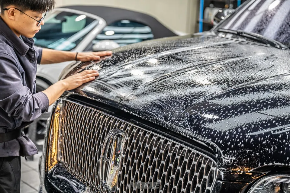 Lincoln NavigatorのPPF施工事例｜費用目安・仕上がり 施工写真 1-2