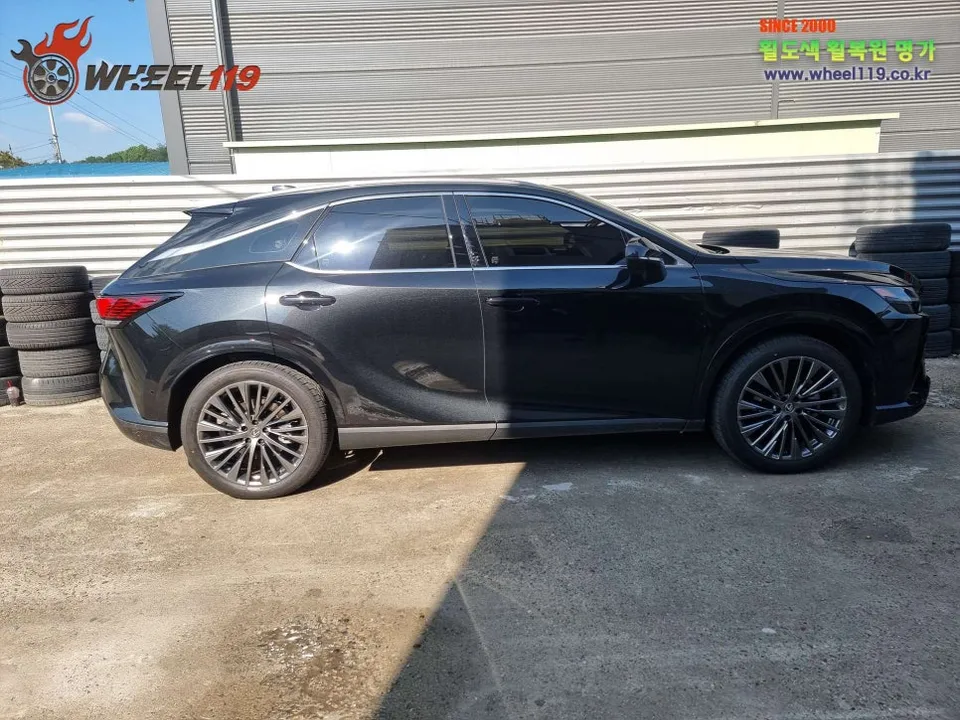 Lexus RX wheel repair - Lexus RX Wheel Repair & Painting Review - Restored to Perfection photo 4