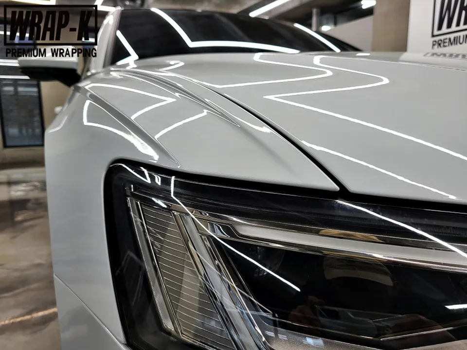 Audi A6 カーラッピング事例:無光ブラックで新車のような仕上がり 施工写真 3-2
