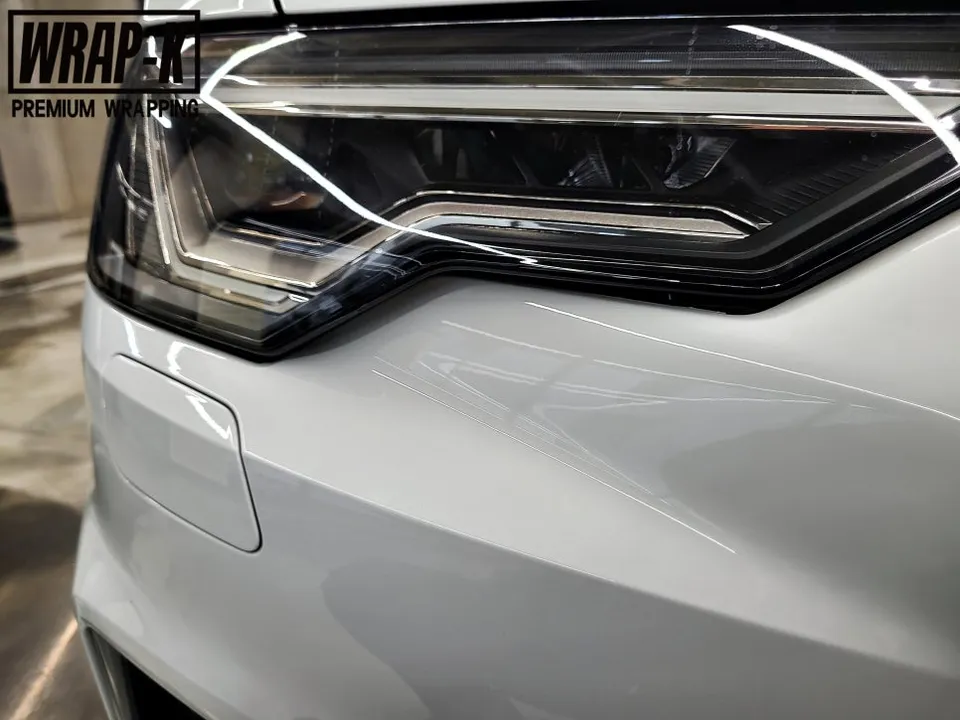 Audi A6 カーラッピング事例:無光ブラックで新車のような仕上がり 施工写真 1-3