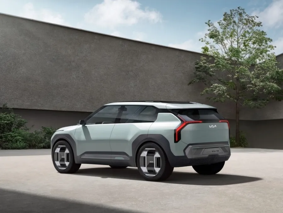 Kia EV3 PPF施工事例｜費用目安と仕上がり 施工写真 2-3