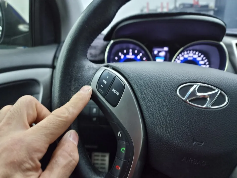 Hyundai i30のAndroid Auto・CarPlay取付事例 施工写真 1-2