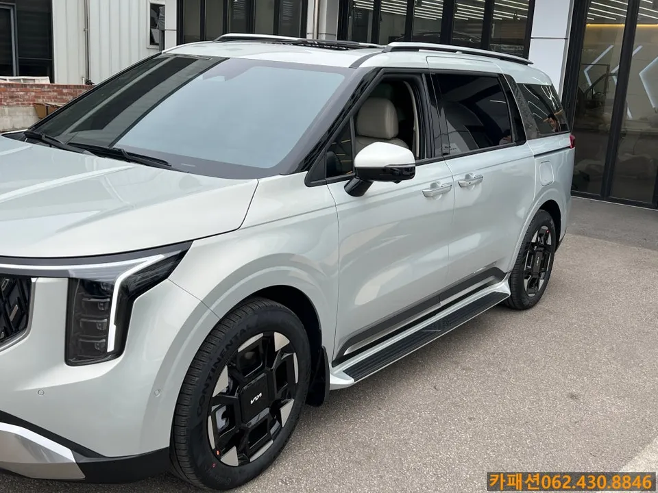 Kia Carnival KA4 body kit installation result