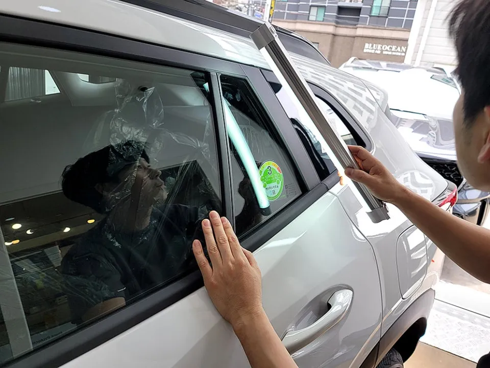 Chevrolet Traxのカーフィルム施工事例|費用目安・仕上がり 施工写真 4-1