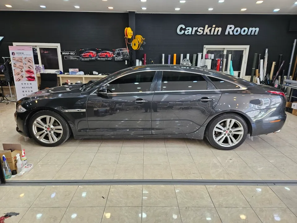 Jaguar XJL vinyl wrap - Jaguar XJL Vinyl Wrap Review: Khaki Green Transformation photo 4