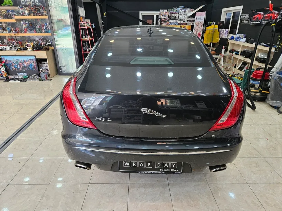 Jaguar XJL vinyl wrap - Jaguar XJL Vinyl Wrap Review: Khaki Green Transformation photo 5