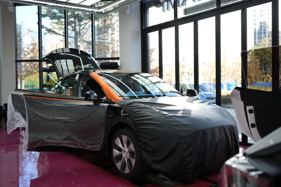 Tesla Model Y window tinting - Tesla Model Y Window Tinting Review: HarborCamp Royal Bond photo 5
