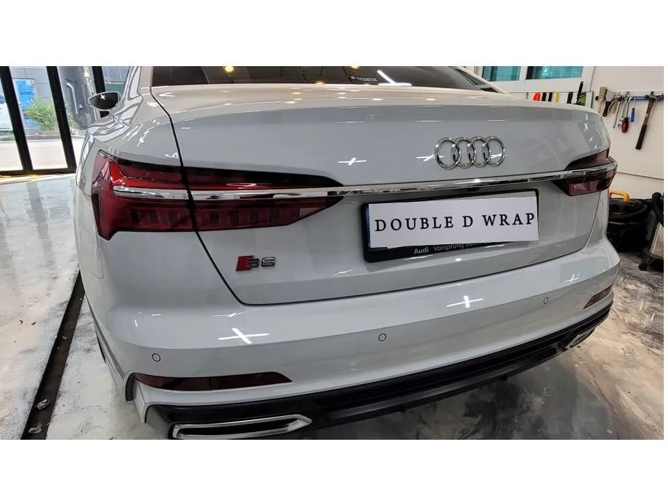 Audi A6のカーラッピング事例｜クロームパーツのブラックアウト 施工写真 3-2