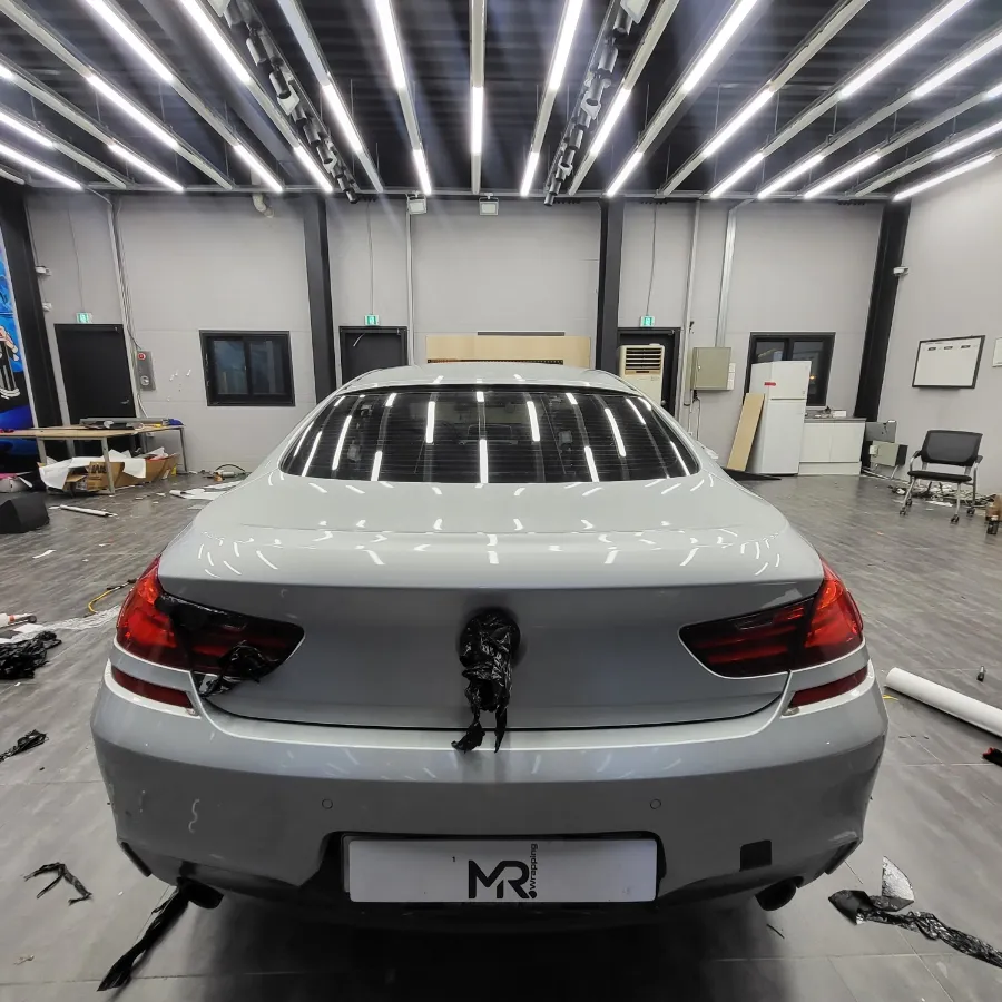 BMW 6 Seriesのカーラッピング事例|マットブラウンの仕上がり 施工写真 2-2