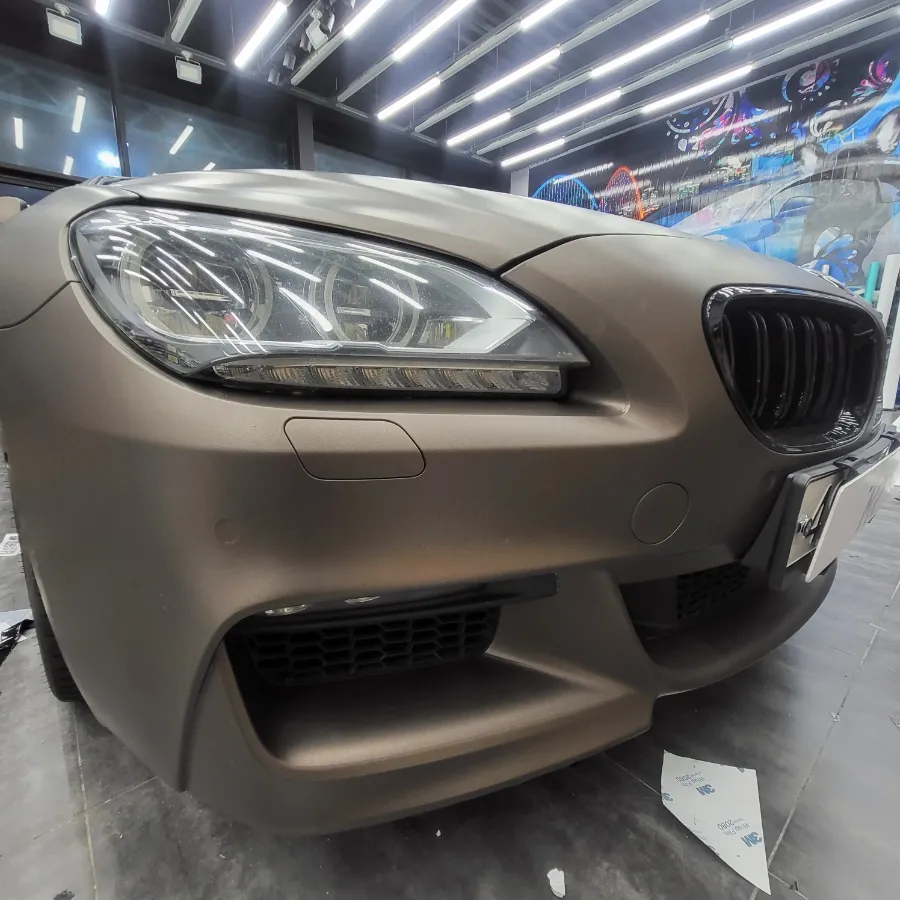BMW 6 Seriesのカーラッピング事例|マットブラウンの仕上がり 施工写真 3-2