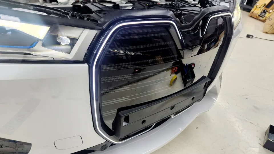BMW iX ambient lighting - BMW iX Ambient Lighting Review — Cost & Results photo 8