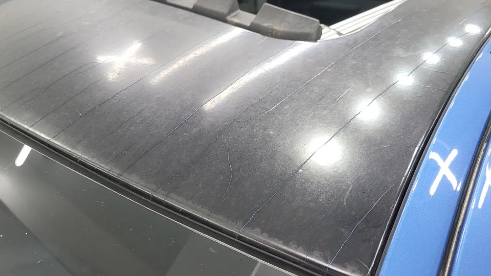 BMW M3 vinyl wrap - BMW M3 Vinyl Wrap Review: Roof Skin Removal & Partial Wrap photo 4