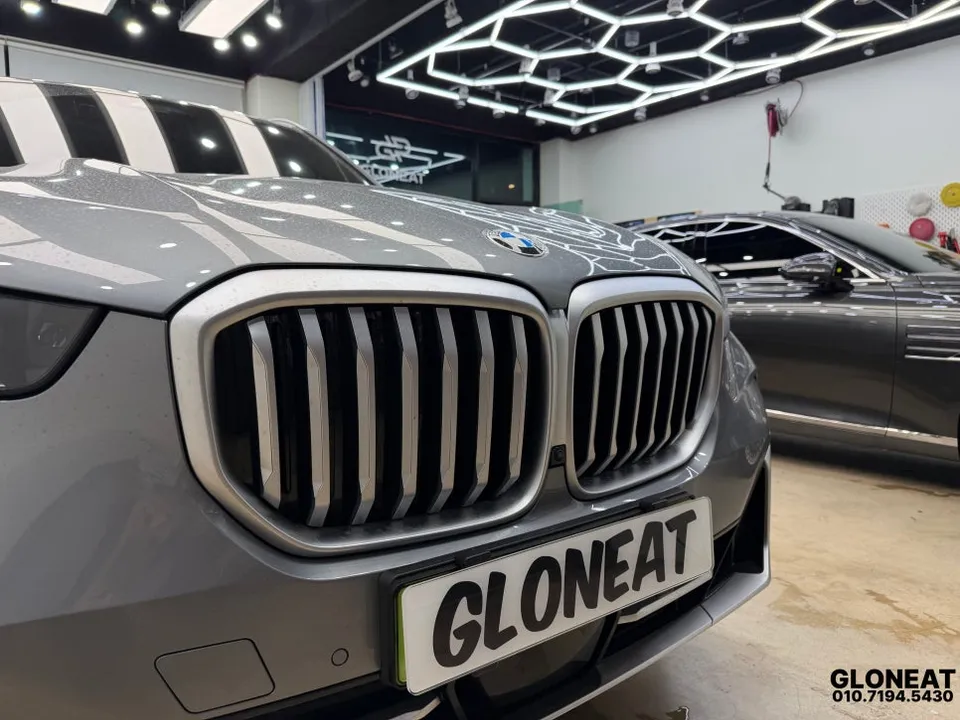 BMW X5のカーラッピング事例|クロームパーツのイメージチェンジ 施工写真 1-2