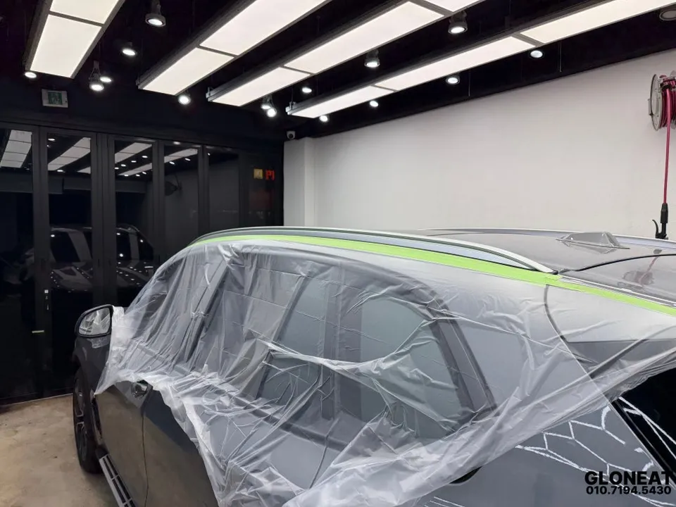 BMW X5のカーラッピング事例|クロームパーツのイメージチェンジ 施工写真 2-3