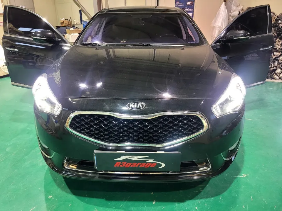 Kia K7 OEM Options Review — Enhanced Display Upgrade