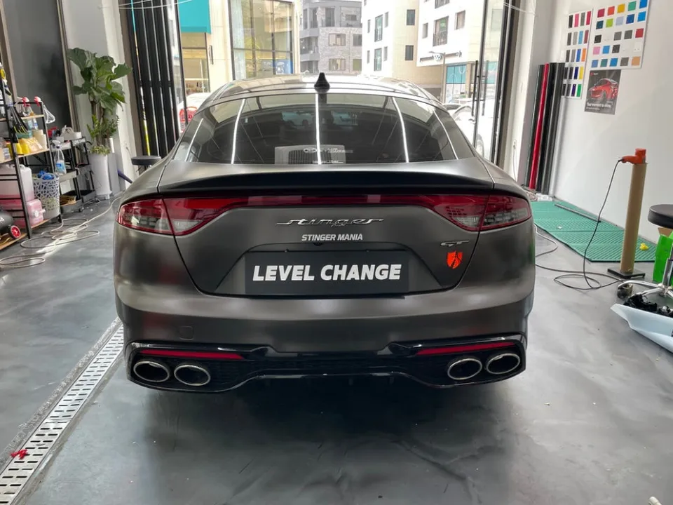 Kia Stinger vinyl wrap - Kia Stinger Vinyl Wrap Review: Gotland Green Metallic Transformat photo 3