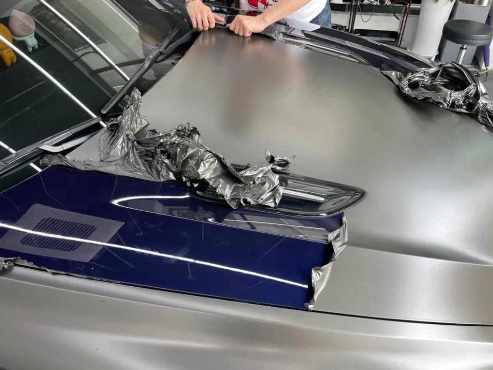 Kia Stinger vinyl wrap - Kia Stinger Vinyl Wrap Review: Gotland Green Metallic Transformat photo 4