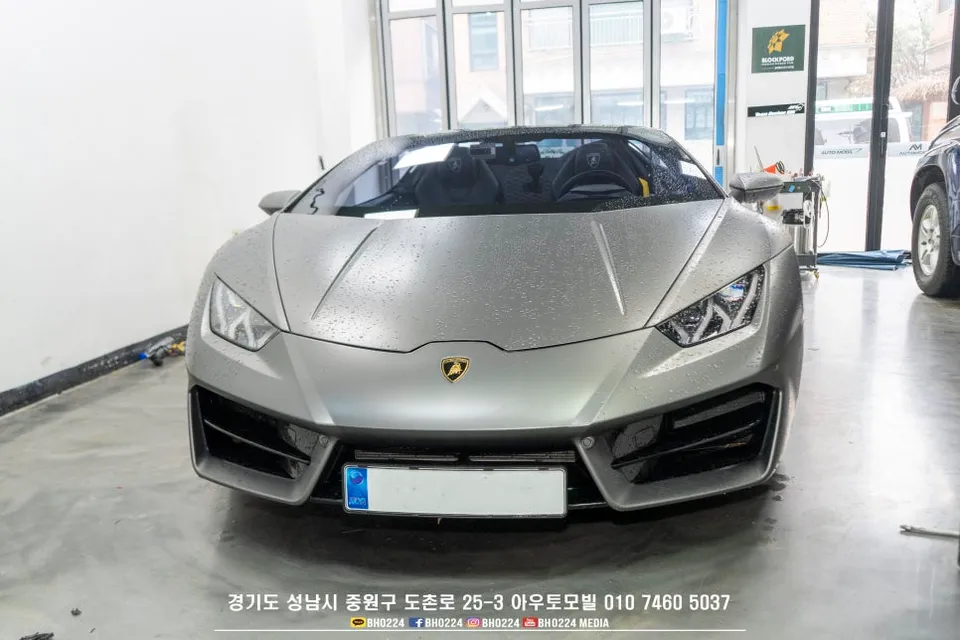Lamborghini Huracán dash cam - Lamborghini Huracán Dash Cam Installation Review photo 3