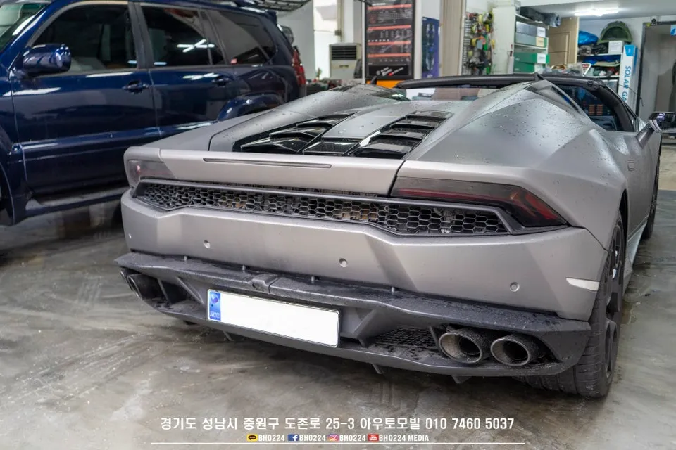 Lamborghini Huracán dash cam - Lamborghini Huracán Dash Cam Installation Review photo 5