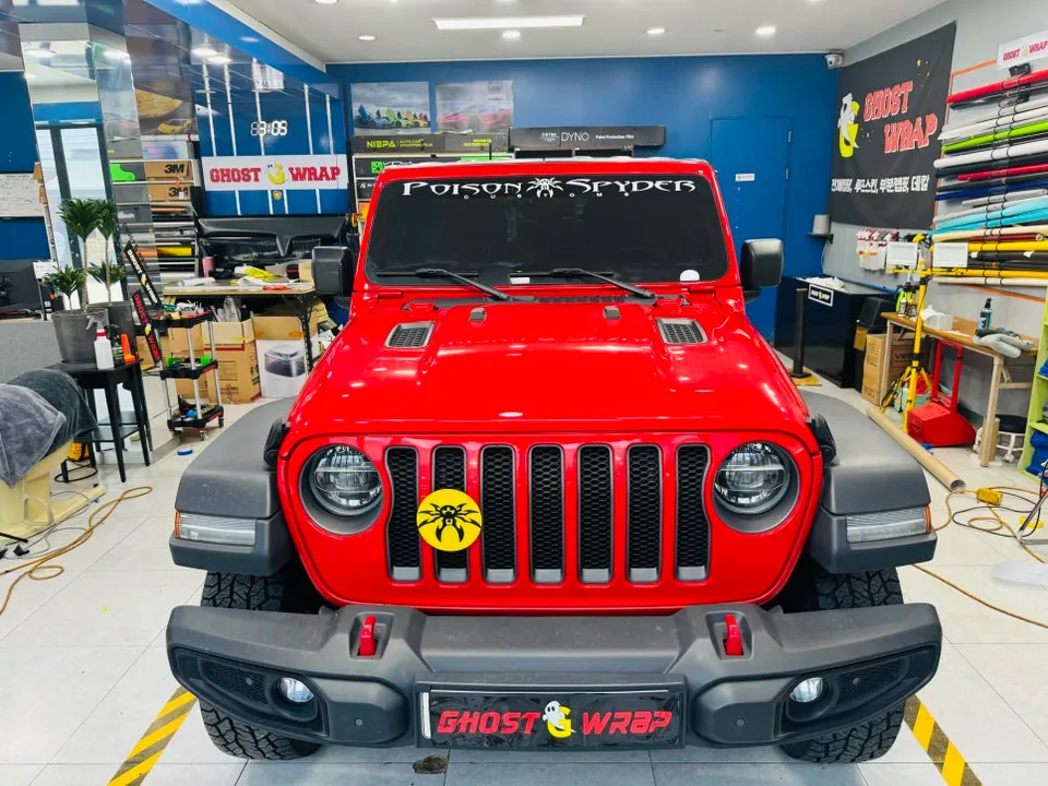 Jeep Wranglerのカーラッピング事例｜個性を引き出すスタイルアップ 施工写真 2-2