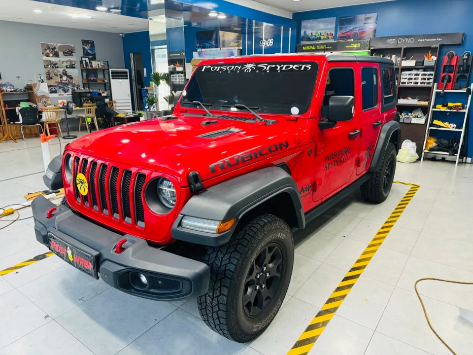 Jeep Wranglerのカーラッピング事例｜個性を引き出すスタイルアップ 施工写真 3-2