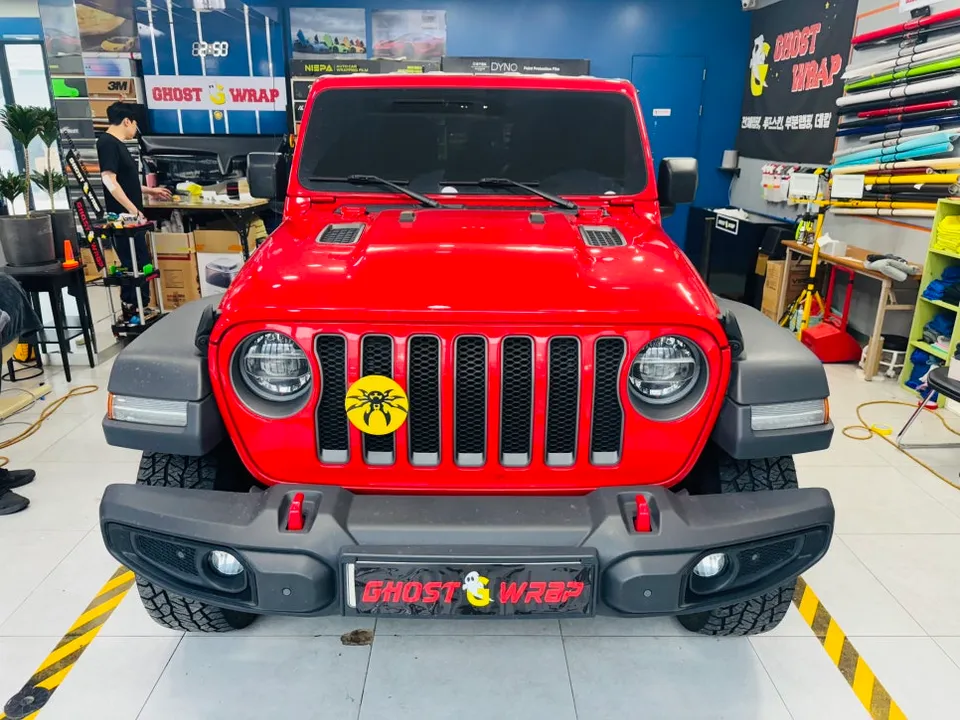 Jeep Wranglerのカーラッピング事例｜個性を引き出すスタイルアップ 施工写真 1-3