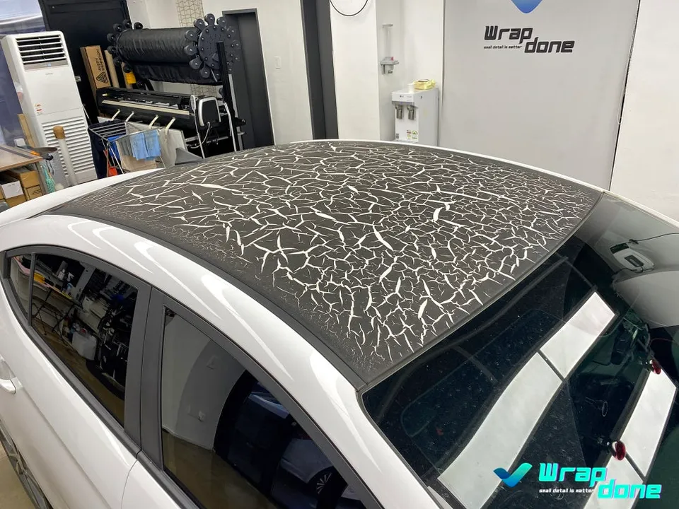 Hyundai Elantraのカーラッピング事例|費用目安・仕上がり 施工写真 3-1