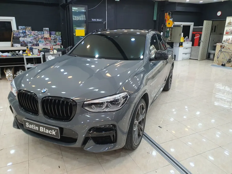 BMW X4のカーラッピング事例|費用目安と仕上がり 施工写真 1-3
