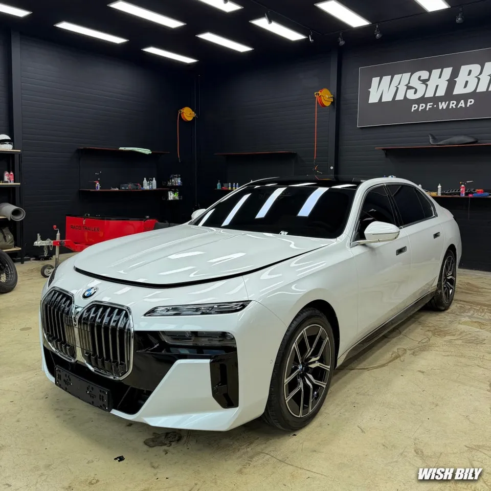 BMW 740i chrome delete - BMW 740i Chrome Delete Review: A Subtle Transformation photo 3