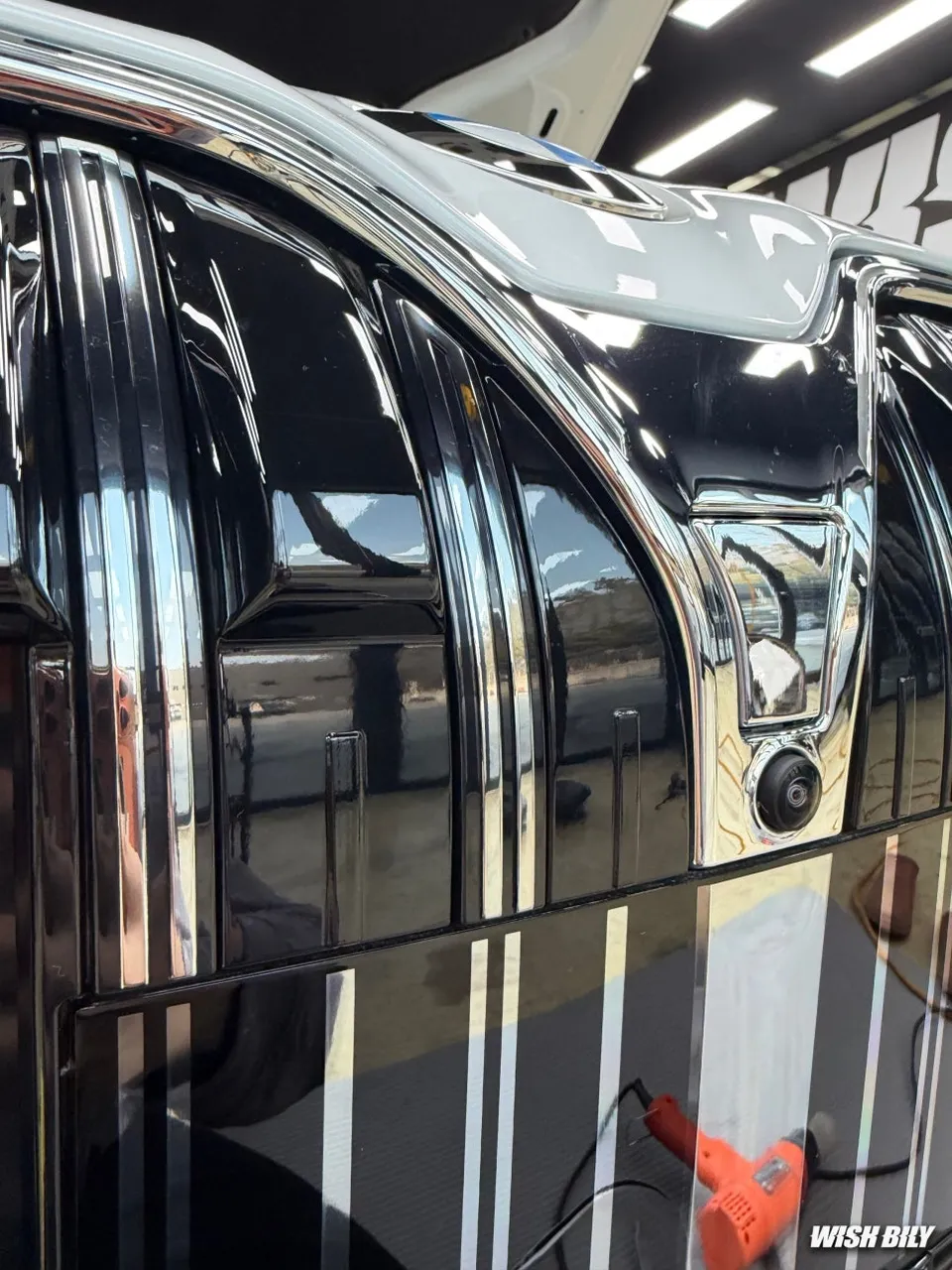 BMW 740i chrome delete - BMW 740i Chrome Delete Review: A Subtle Transformation photo 5