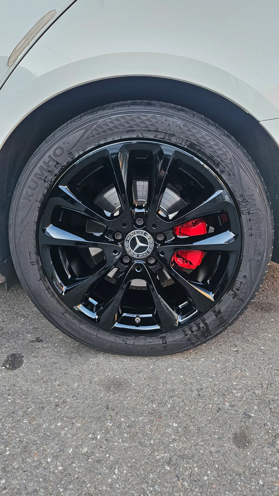 Mercedes-Benz E300 Wheel Repair Review — Flawless Black Gloss Fin After