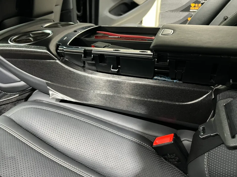 Mercedes-Benz S-Class W222のカーラッピング事例 施工写真 4-1
