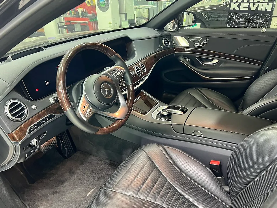 Mercedes-Benz S-Class W222のカーラッピング事例 施工写真 3-2