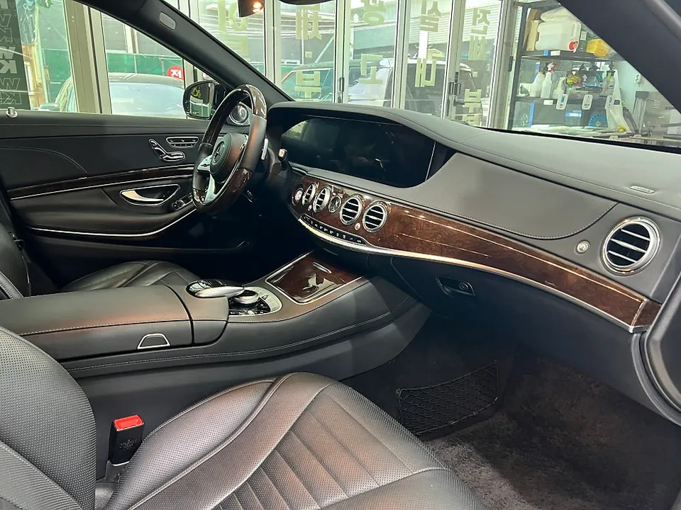 Mercedes-Benz S-Class W222のカーラッピング事例 施工写真 1-3