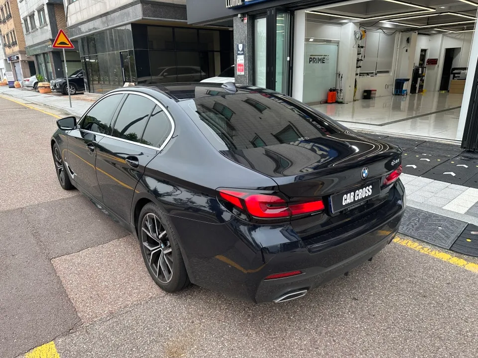 BMW 5 Series G30 カーラッピング事例|費用目安・仕上がり 施工写真 3-1