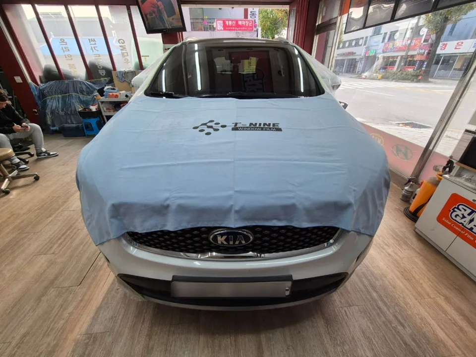 Kia Sorentoのカーフィルム施工事例｜費用目安・仕上がり 施工写真 1-2