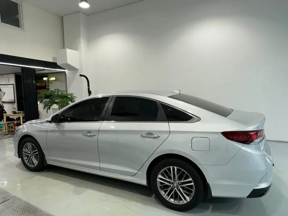 Hyundai Sonata LFのカーフィルム施工事例 施工写真 1-2
