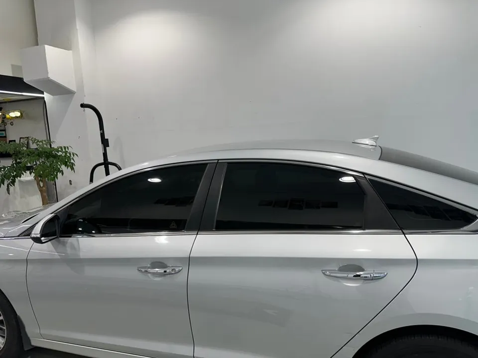 Hyundai Sonata LFのカーフィルム施工事例 施工写真 2-2