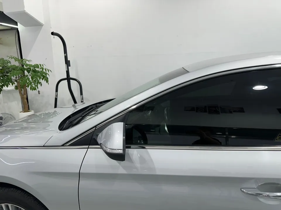 Hyundai Sonata LFのカーフィルム施工事例 施工写真 3-2