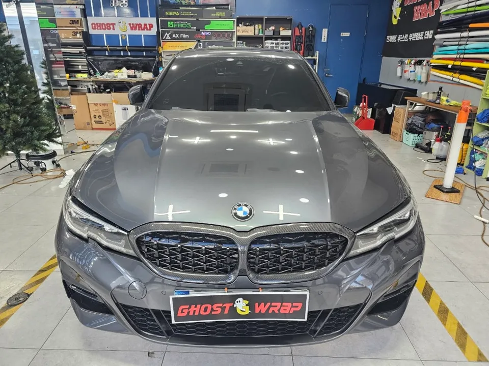 BMW 3 Series new car package - BMW 3 Series New Car Package Review — Black Emblem Upgrade photo 4