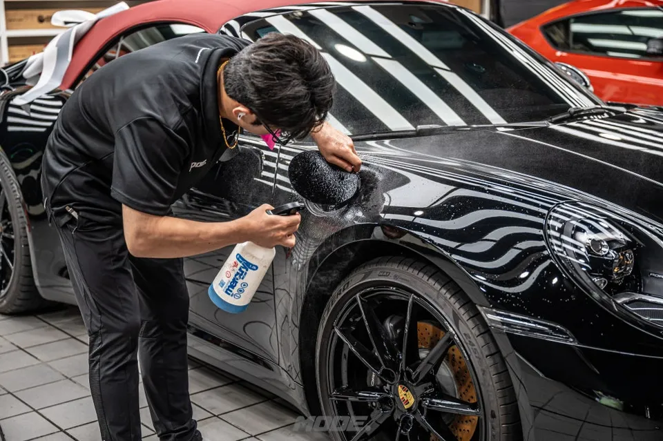 ポルシェ 911 カレラ PPF施工事例|ブラックPPFで高級感を向上 施工写真 2-1