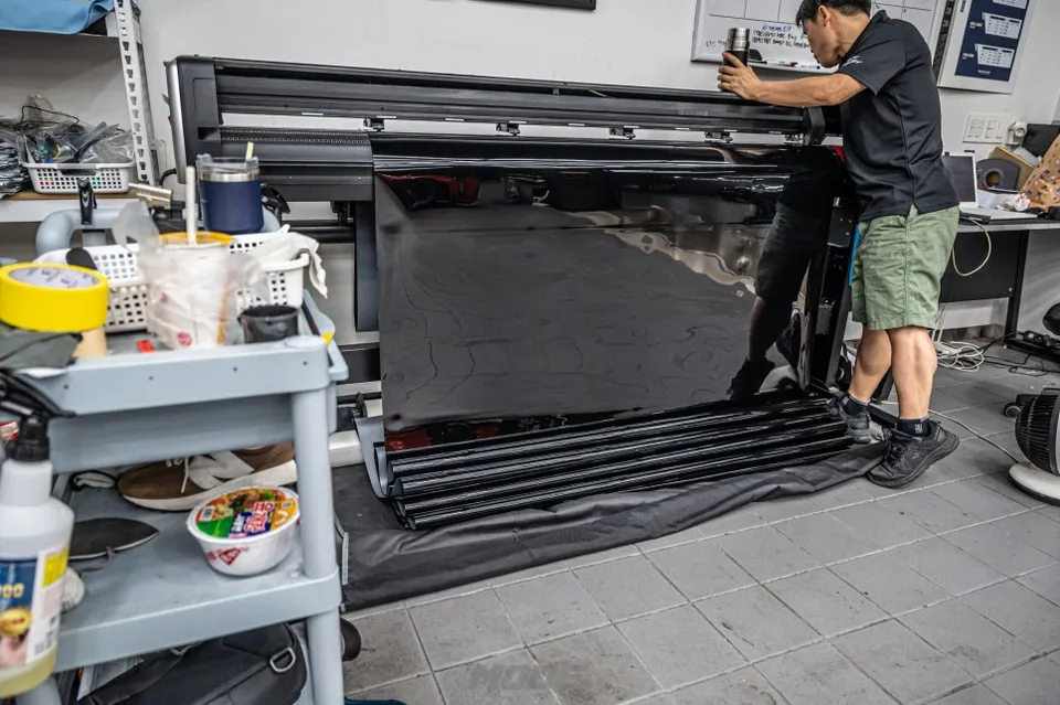 ポルシェ 911 カレラ PPF施工事例|ブラックPPFで高級感を向上 施工写真 1-2